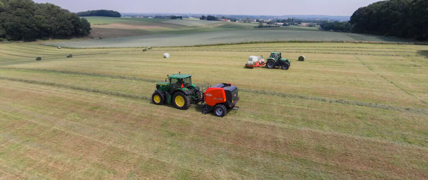 KUHN FB 3130 bálázás